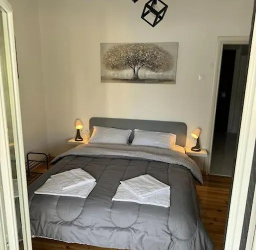 Cityscape Haven In Apartment